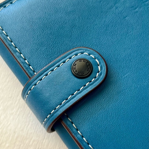 Coach 1941 small trifold wallet with flower pattern interior - Picture 2 of 11